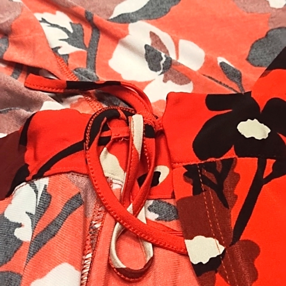 BCBG MAXAZRIA Large Wrap Dress - Picture 4 of 6